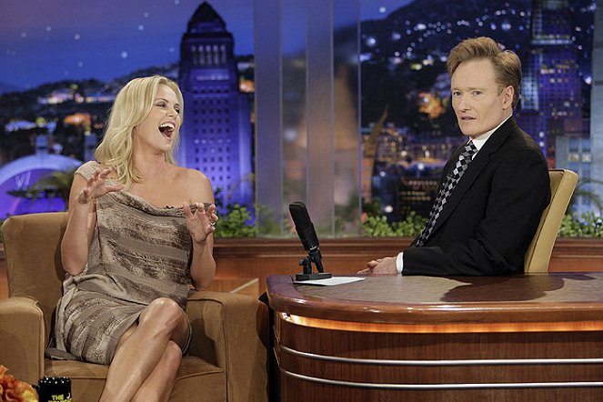 Late Night with Conan O'Brien - Photos - Charlize Theron, Conan O'Brien