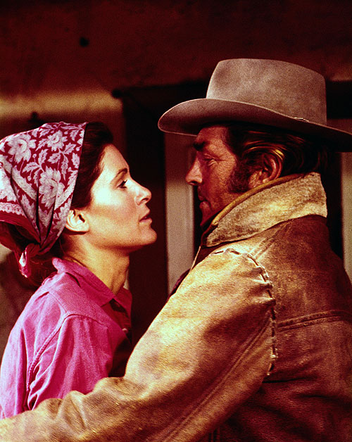 Showdown - Filmfotók - Susan Clark, Dean Martin