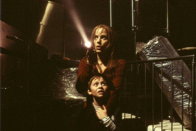 Darkness Falls - Photos - Emma Caulfield Ford, Lee Cormie