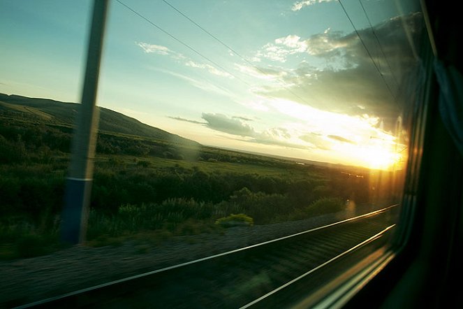 D2: Train to the End of the World - Photos