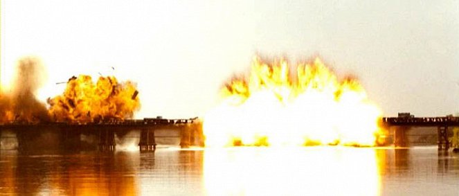 Exodus - Auringon polttama 2 - Kuvat elokuvasta