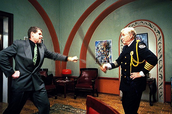 Police Academy: Mission to Moscow - Van film - Ron Perlman, George Gaynes