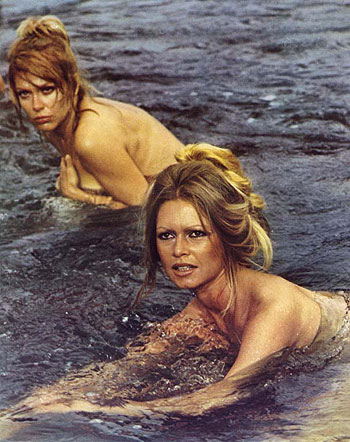 Les Pétroleuses - Filmfotók - Teresa Gimpera, Brigitte Bardot