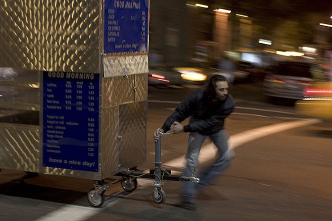 Man push cart - Film