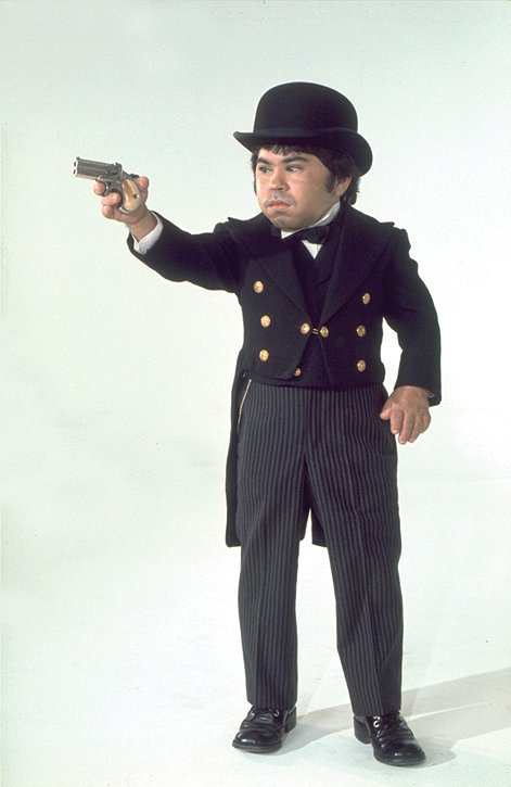 James Bond - Der Mann mit dem goldenen Colt - Werbefoto - Hervé Villechaize