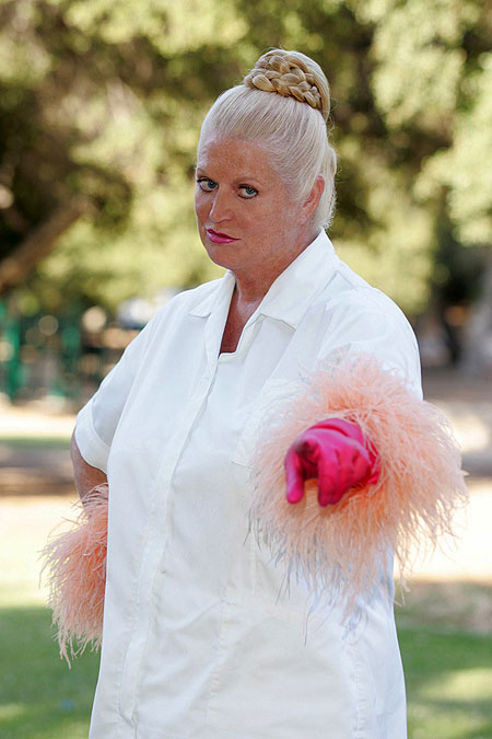How Clean Is Your House? - Film - Kim Woodburn