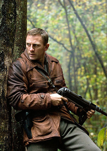Opór - Z filmu - Daniel Craig