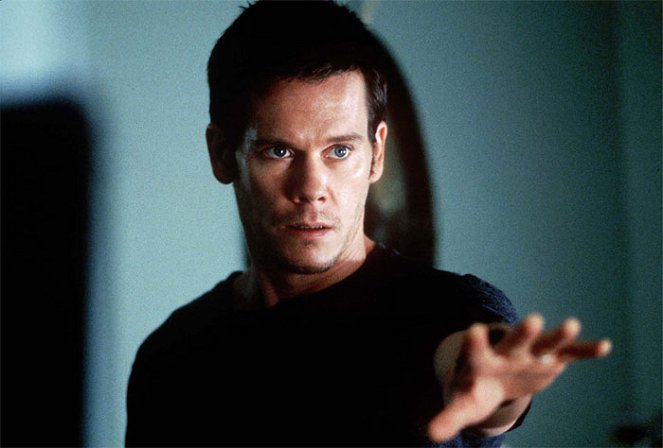 Stir of Echoes - Photos - Kevin Bacon