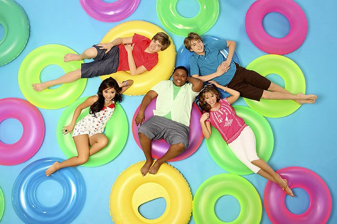 The Suite Life on Deck - Promokuvat - Dylan Sprouse, Brenda Song, Larramie Doc Shaw, Cole Sprouse, Debby Ryan