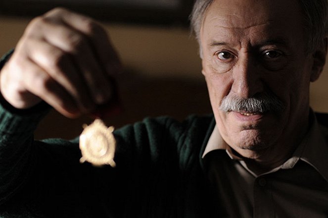 Čestná medaile - Z filmu - Victor Rebengiuc