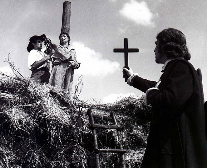 Un marteau pour les sorcières - Film - Miriam Kantorková, Eduard Cupák