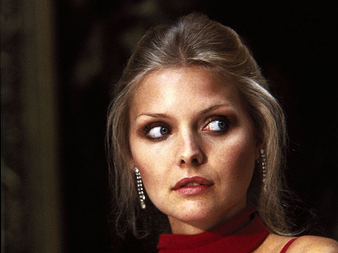 Charlie Chan and the Curse of the Dragon Queen - Van film - Michelle Pfeiffer