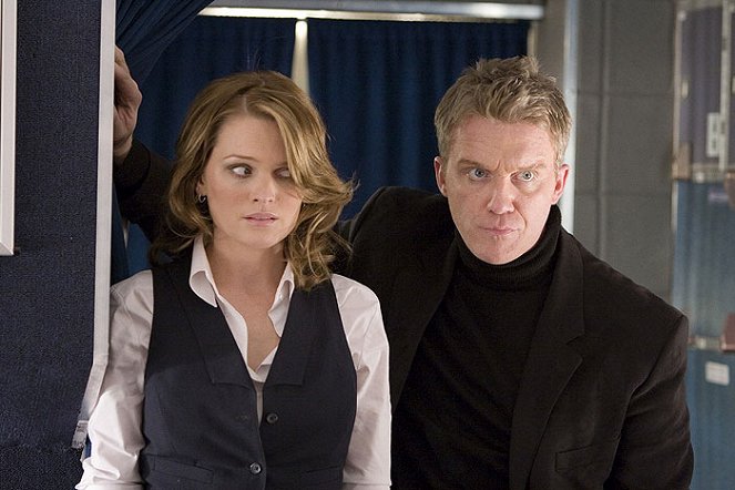 Final Approach - Do filme - Sunny Mabrey, Anthony Michael Hall