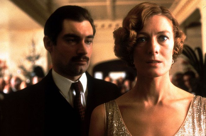 Das Geheimnis der Agatha Christie - Filmfotos - Timothy Dalton, Vanessa Redgrave