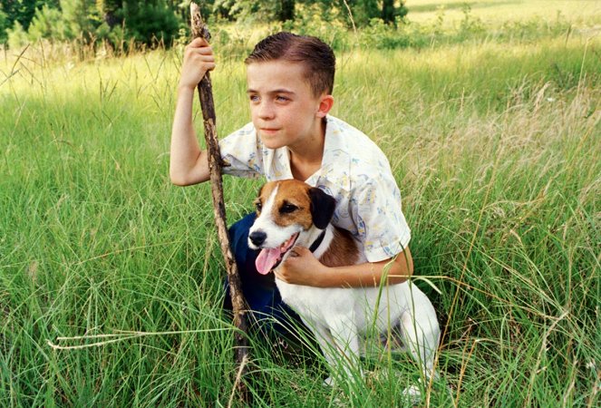 Kutyám, Skip - Filmfotók - Frankie Muniz, Enzo a kutya