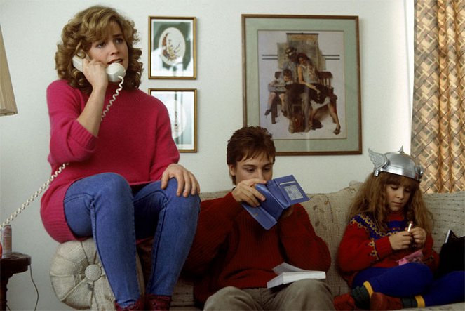 Adventures in Babysitting - Van film - Elisabeth Shue, Keith Coogan, Maia Brewton