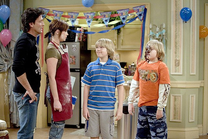 The Suite Life of Zack and Cody - Filmfotos - Robert Torti, Kim Rhodes, Cole Sprouse, Dylan Sprouse