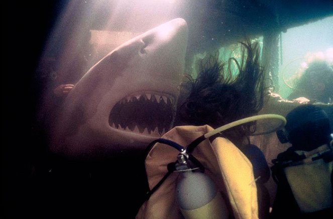 Žralok útočí 2 - Z filmu