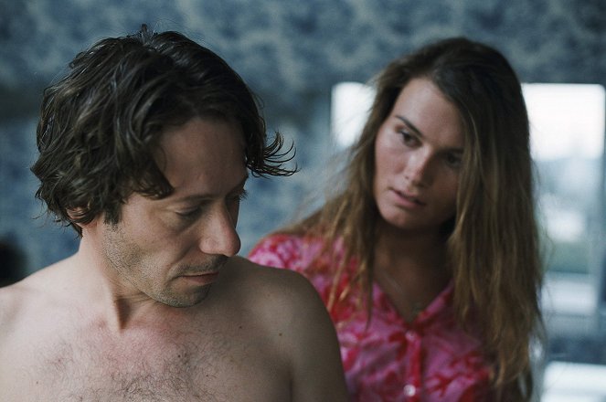 The Diving Bell and the Butterfly - Photos - Mathieu Amalric, Marina Hands