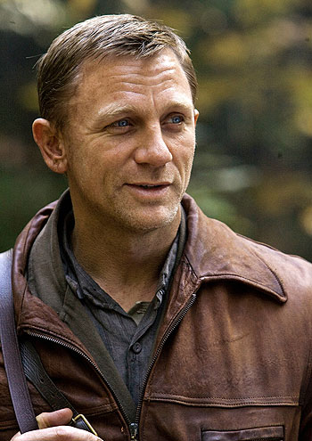 Odpor - Z filmu - Daniel Craig