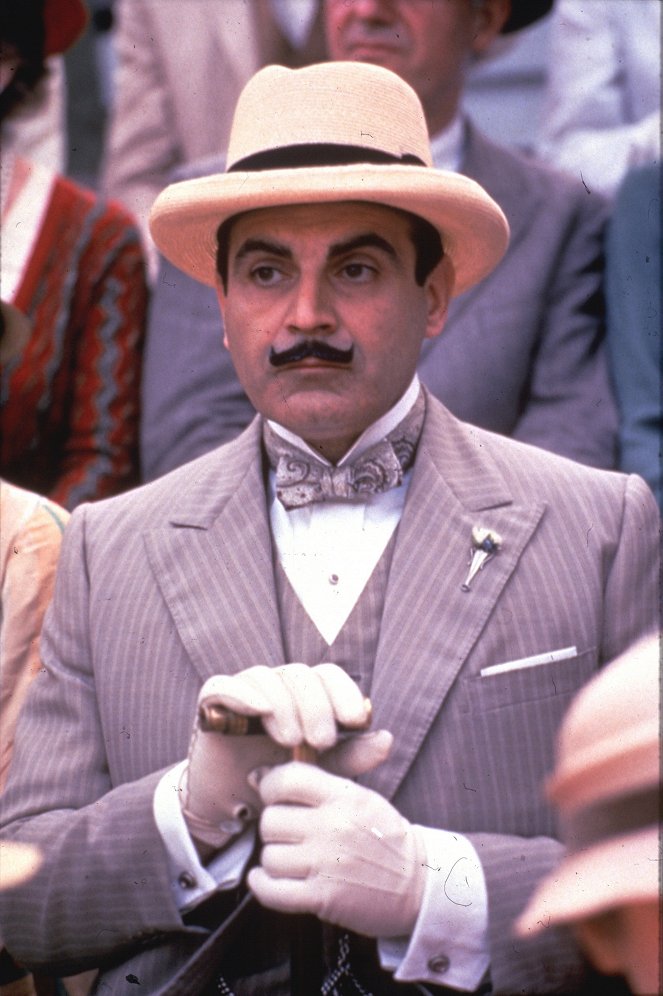 Agatha Christie: Poirot - Season 4 - Death in the Clouds - Photos - David Suchet