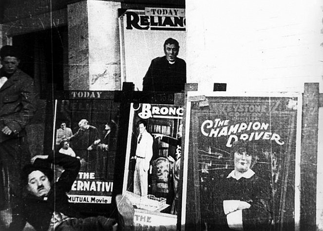 A Film Johnnie - Filmfotos - Charlie Chaplin