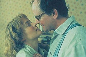 Iris - Kuvat elokuvasta - Kate Winslet, Hugh Bonneville