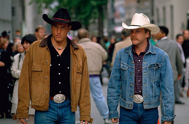 Cesta kovbojů - Z filmu - Woody Harrelson, Kiefer Sutherland