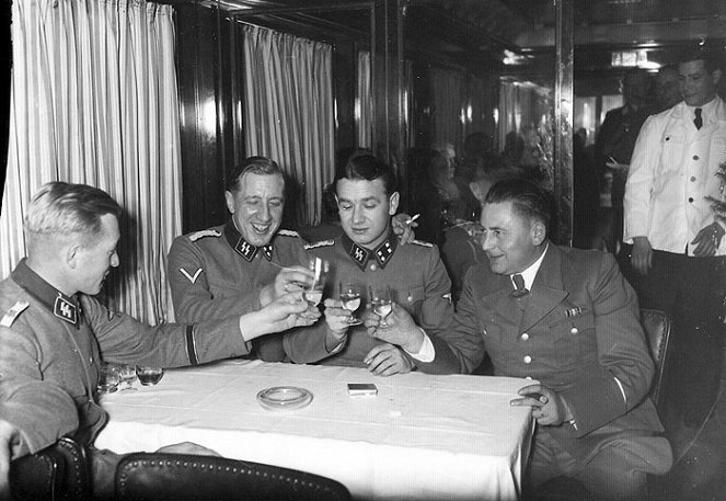 Hitlerin henkivartijat - Kuvat elokuvasta
