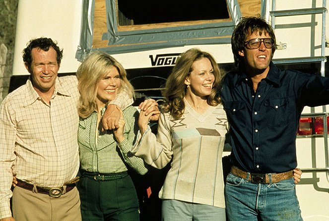 Urlaub in der Hölle - Filmfotos - Warren Oates, Loretta Swit, Lara Parker, Peter Fonda