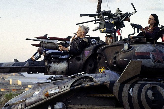 Tank Girl - Kuvat elokuvasta - Lori Petty, Naomi Watts