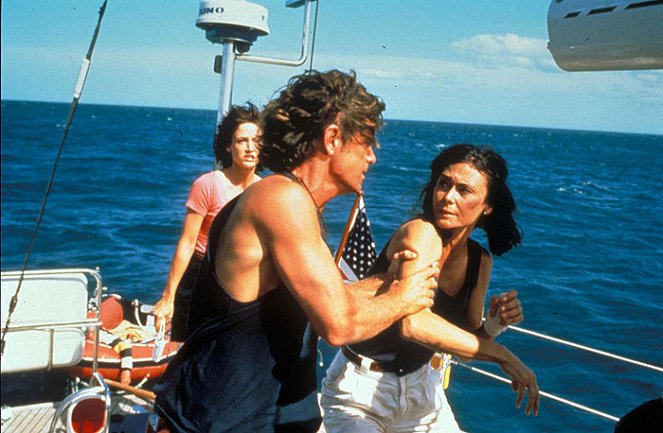 Adrift - Z filmu - Bruce Greenwood, Kate Jackson