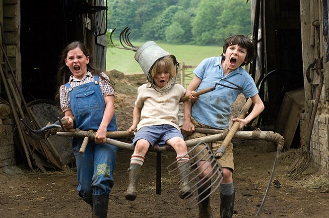 Niania i wielkie bum - Z filmu - Oscar Steer, Asa Butterfield