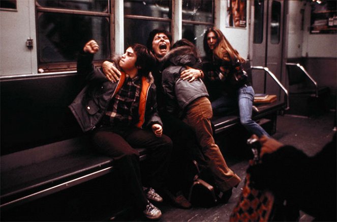 Stoppt die Todesfahrt der U-Bahn 1-2-3 - Filmfotos - Anna Berger, Lucy Saroyan
