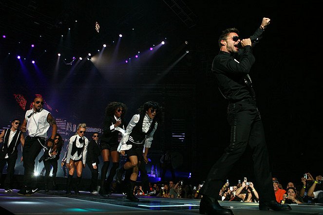 Ricky Martin: Black & White Tour 2007 - Van film