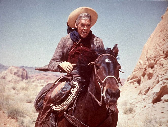 Bite the Bullet - Photos - James Coburn