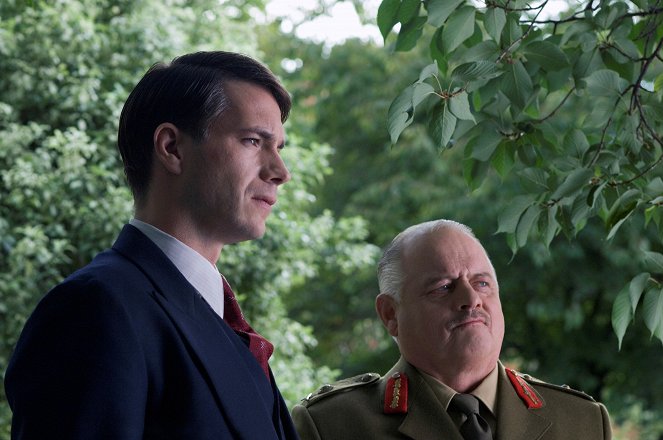 V srdci bouře: Churchill ve válce - Z filmu - James D'Arcy, Robert Pugh