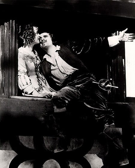 Železná maska - Z filmu - Marguerite De La Motte, Douglas Fairbanks