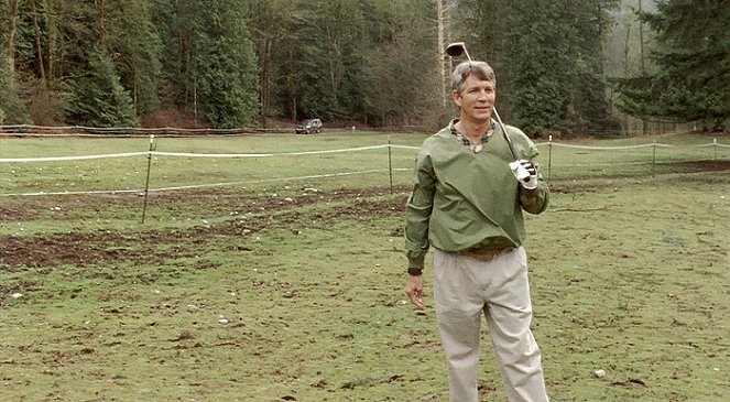 Crimes of the Past - Do filme - Eric Roberts