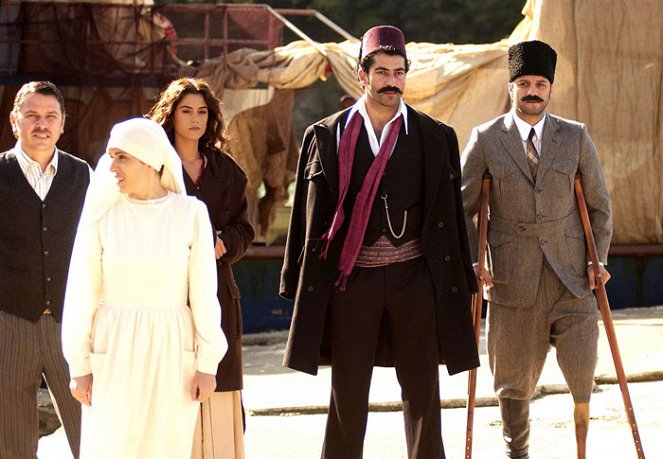 Nepřemožitelný Ali - Z filmu - Cansu Dere, Kenan İmirzalıoğlu