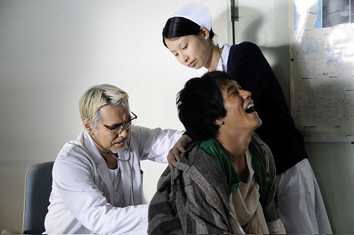 Ultra Miracle Love Story - De la película - 原田芳雄, Ken'ichi Matsuyama