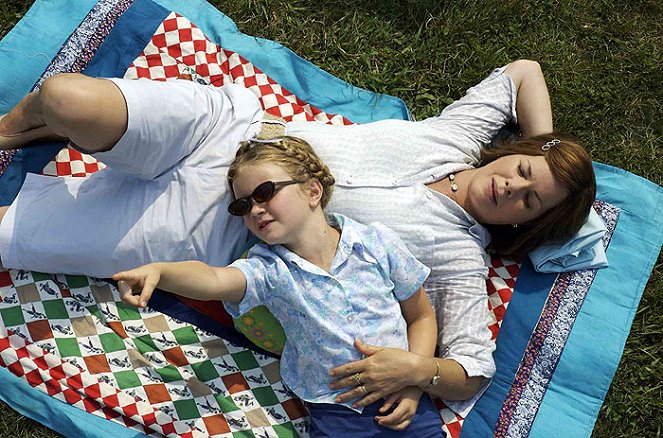 Home - De la película - Eulala Scheel, Marcia Gay Harden