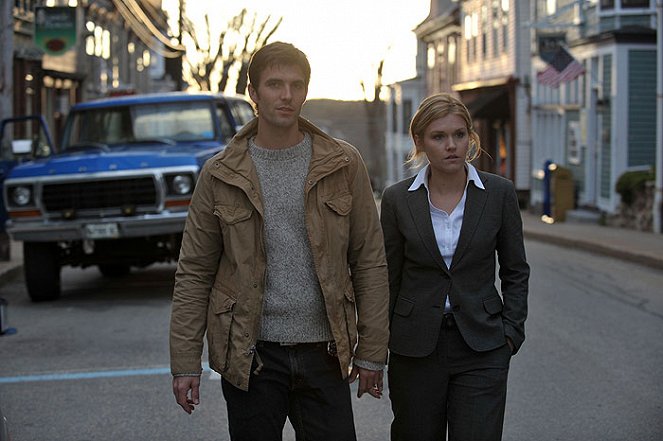 Haven - Welcome to Haven - Photos - Lucas Bryant, Emily Rose