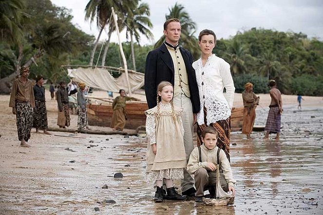 Krakatoa: The Last Days - Kuvat elokuvasta - Rupert Penry-Jones, Olivia Williams