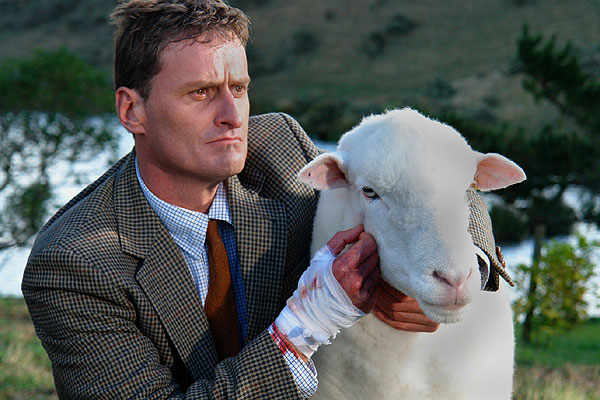 Black Sheep - Do filme - Peter Feeney