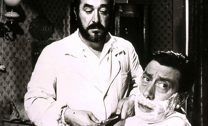 Don Camillo kis világa - Filmfotók - Saro Urzì, Fernandel