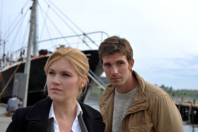 Městečko Haven - Série 1 - Vítejte v Haven - Z filmu - Emily Rose, Lucas Bryant