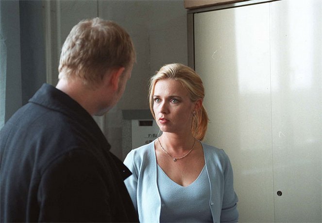 Tatort - Season 32 - Verhängnisvolle Begierde - Photos - Tina Ruland