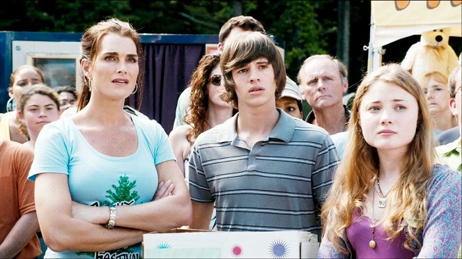 La Forêt contre-attaque - Film - Brooke Shields, Matt Prokop, Skyler Samuels