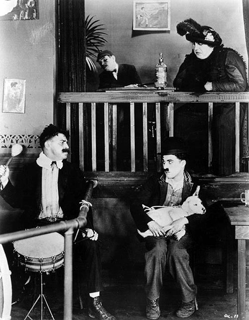 Kutyaélet - Filmfotók - Charlie Chaplin